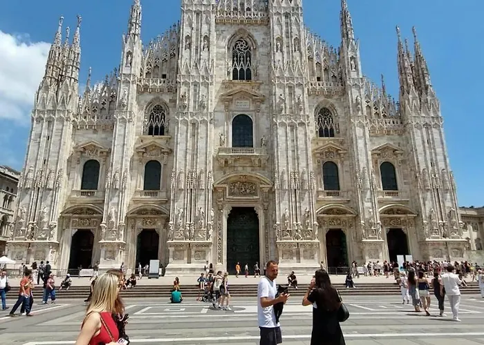 Disciplini A 5 Min Dal Duomo 아파트